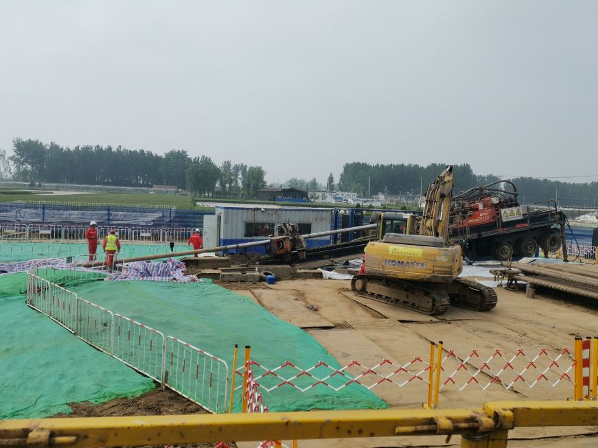 江漢油建山東管網南干線管道工程施工二區段線路工程湯河穿越現場